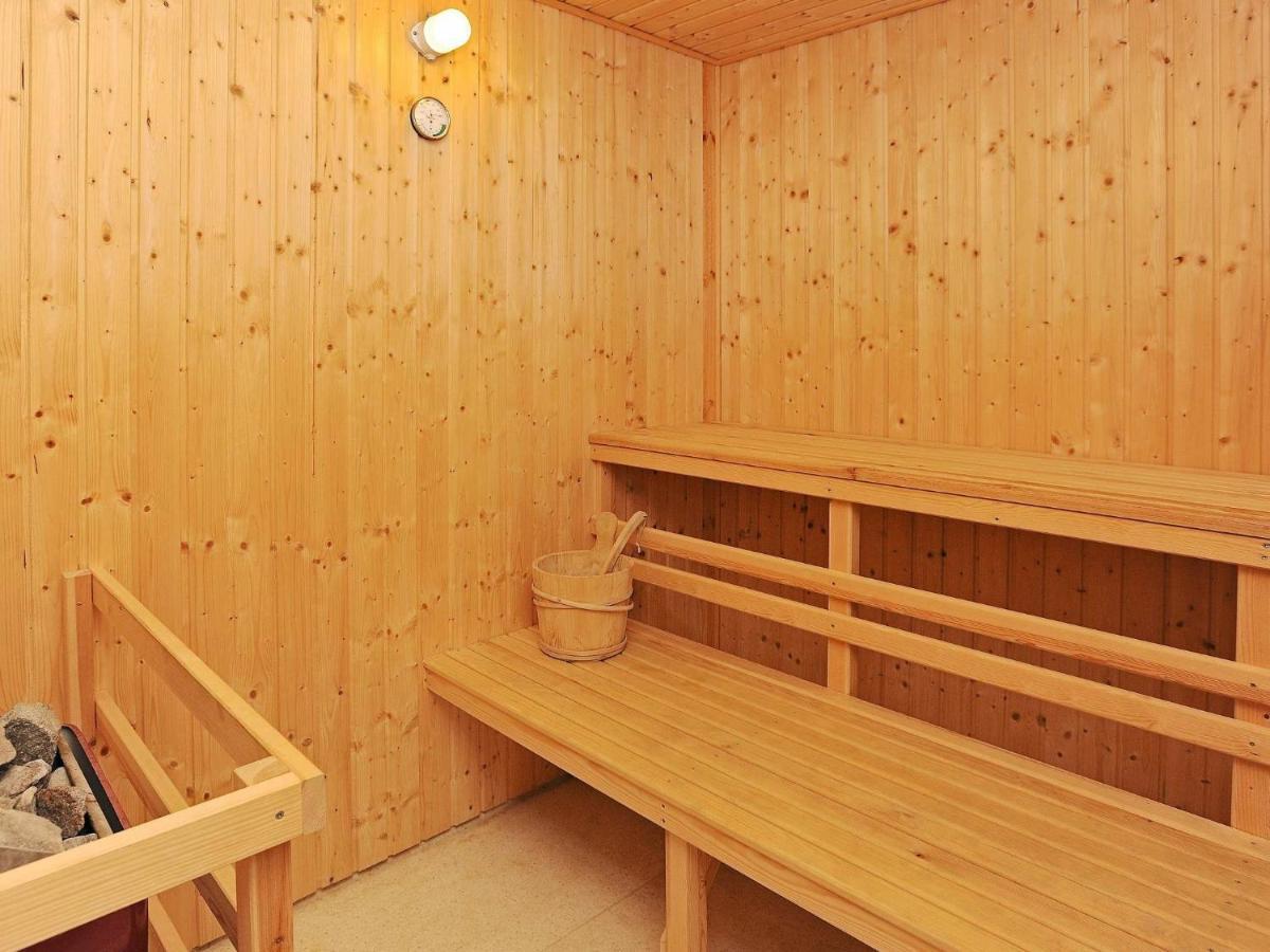 12 Person Holiday Home In Ullerslev エクステリア 写真